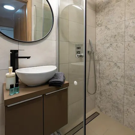 Astoria R91 One Bedroom